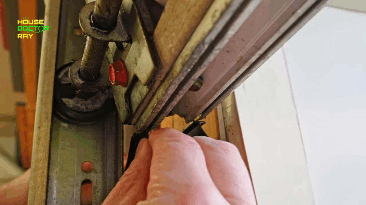 Demonstration of the new seal shape showing T-shaped top and ribbed bottom